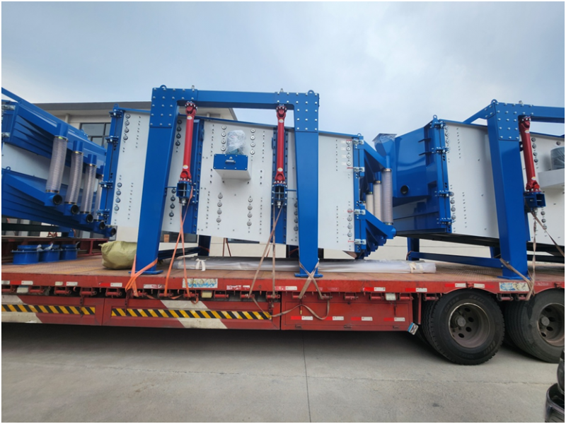 壓裂砂篩分方形搖擺篩設備發(fā)貨